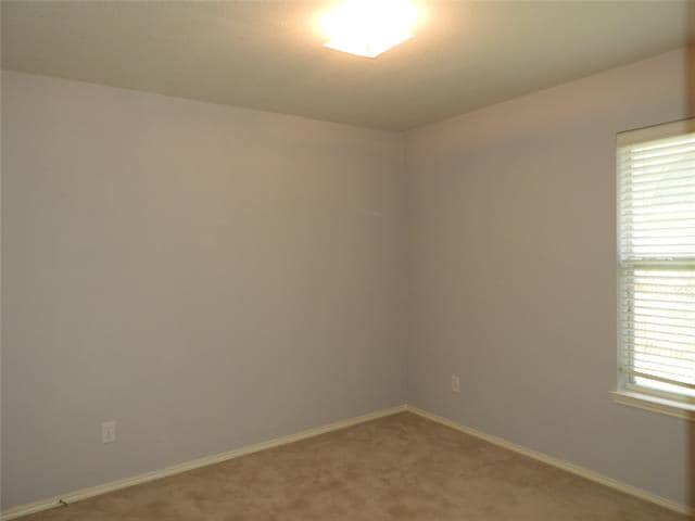 Building Photo - 3104 Cedardale Dr