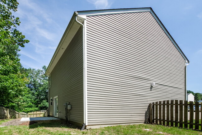 Building Photo - 8528 Emerald Fern Way