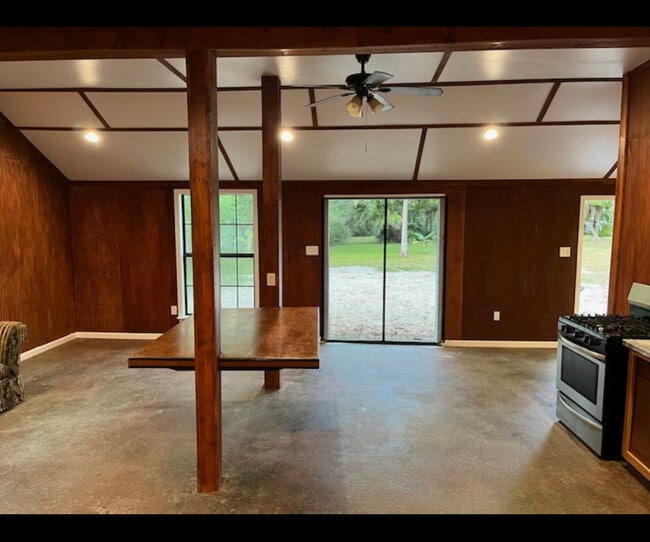 Building Photo - 62067 Military Rd