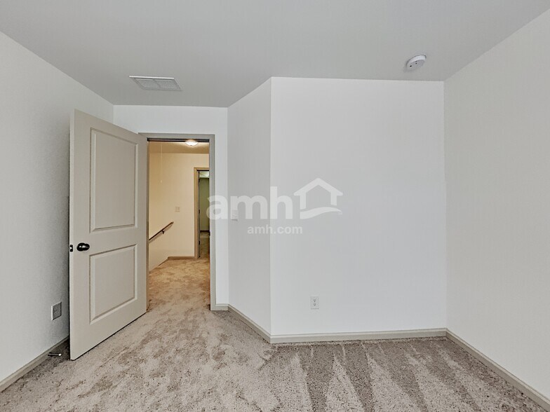 Building Photo - 215 N Fortune Way