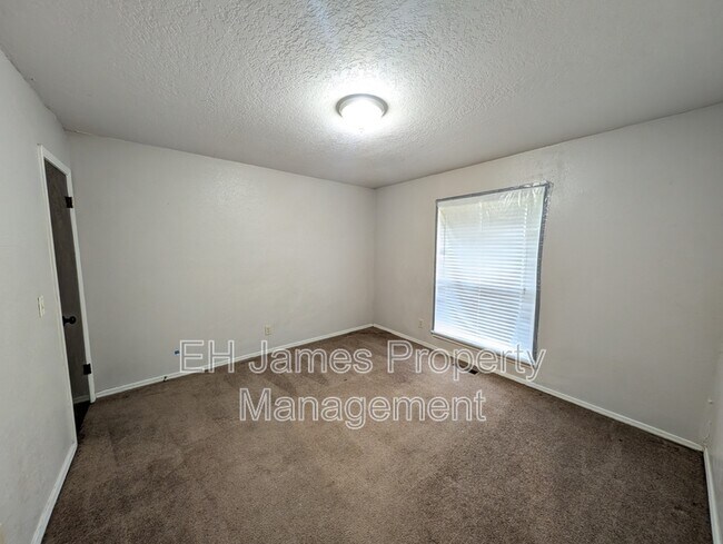 Building Photo - 8440 E 64th Pl