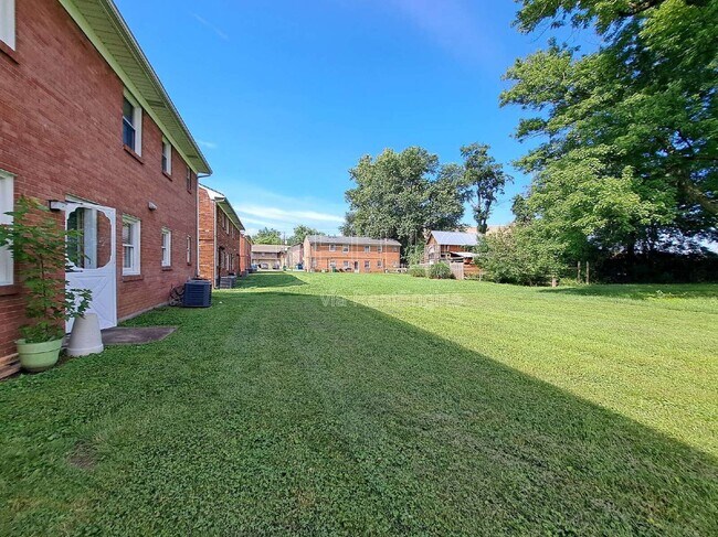 Building Photo - 5112 Valiant Dr