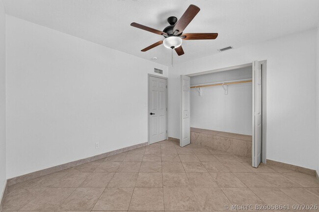Building Photo - 905 NW 133rd Ave