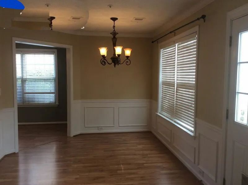 Building Photo - Room in House on Evanston Ct