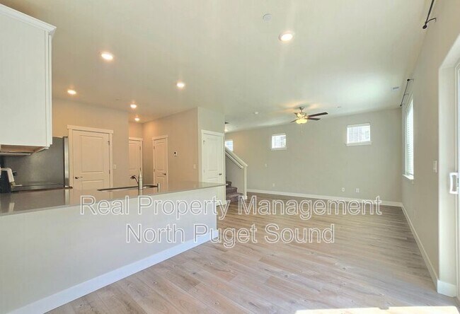 Building Photo - 8303 Gilman Wy
