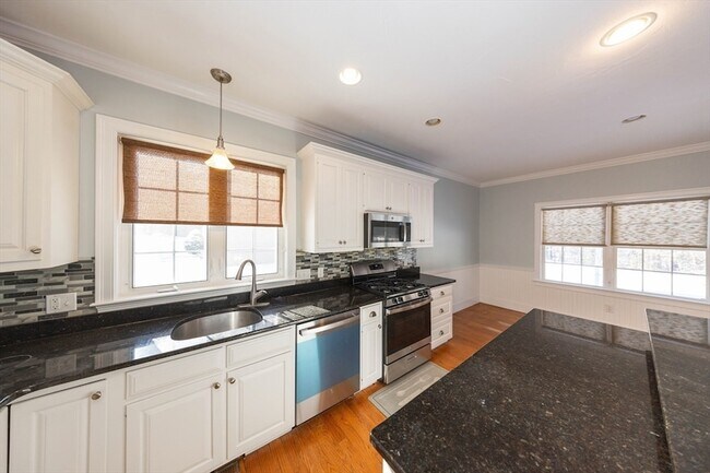 Building Photo - 4 Cyrus Way