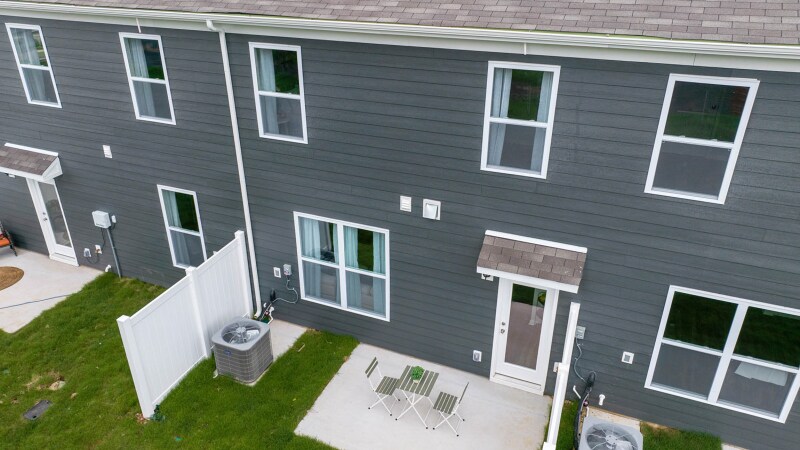 Building Photo - 204 Hazel Ln