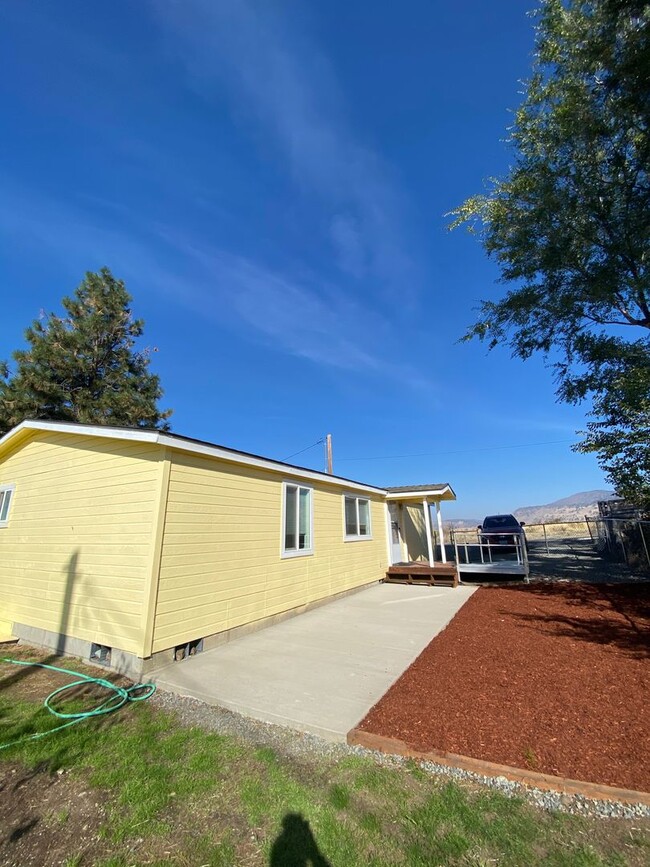 Building Photo - Remodeled