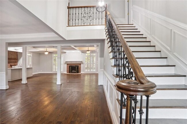 Building Photo - 8900 River Trace Dr