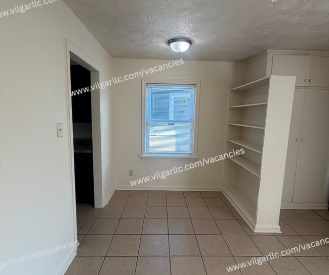 Building Photo - Very spacious  2 Bedroom • 1 Bathroom Home