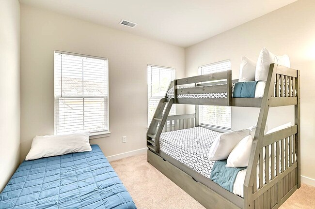 Building Photo - 2557 Pete Dye Dr