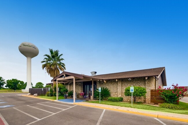 Building Photo - 421 St Andrews St