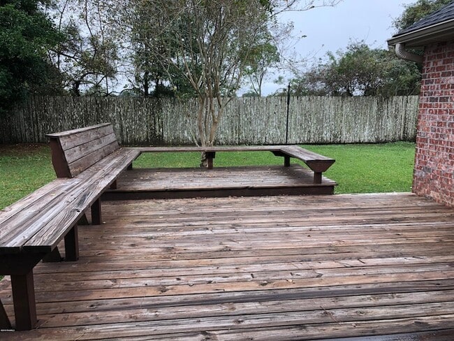 Building Photo - 112 Cherry Bark Ln