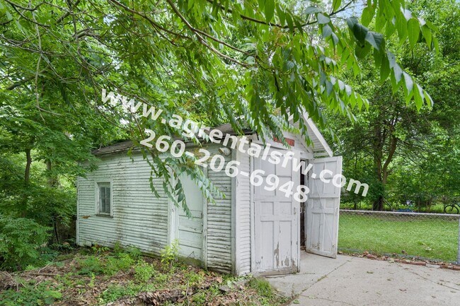 Building Photo - 3 Bedroom House