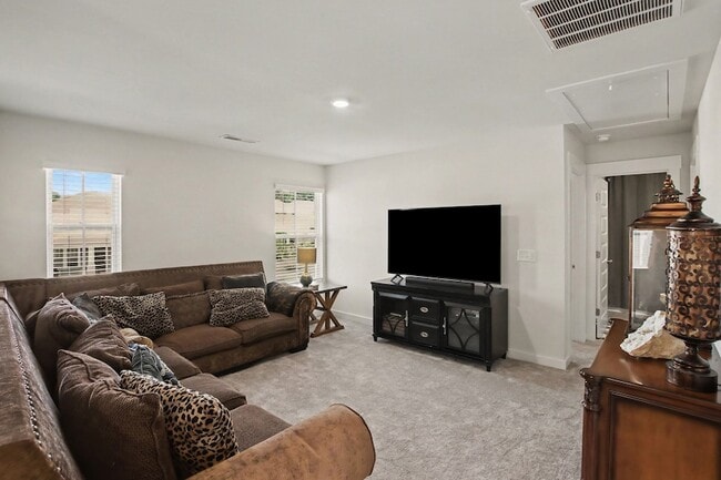 Building Photo - 855 Nightingale Ave
