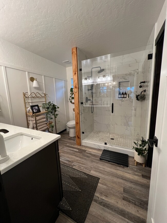 Building Photo - 301 Sandy Ridge Rd