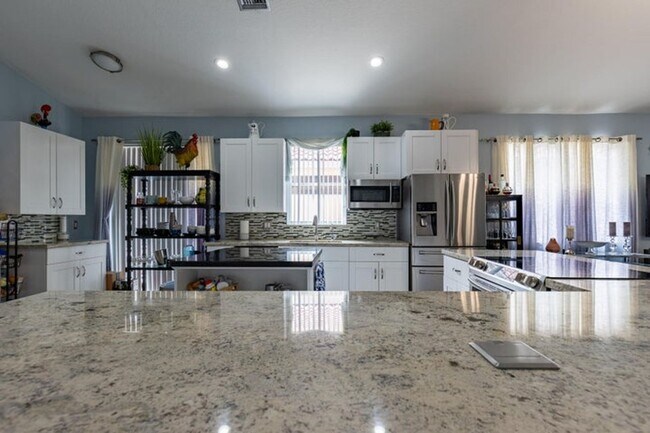 Building Photo - 11067 Springbrook Cir