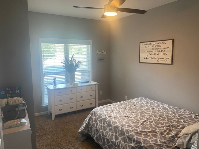 Building Photo - Beautiful 4 BR 2 bath in Prospect Ridge area