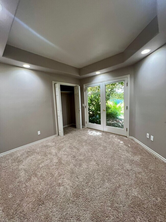 Building Photo - Beautiful 3-Bed 3-Bath home on Semiahmoo G...