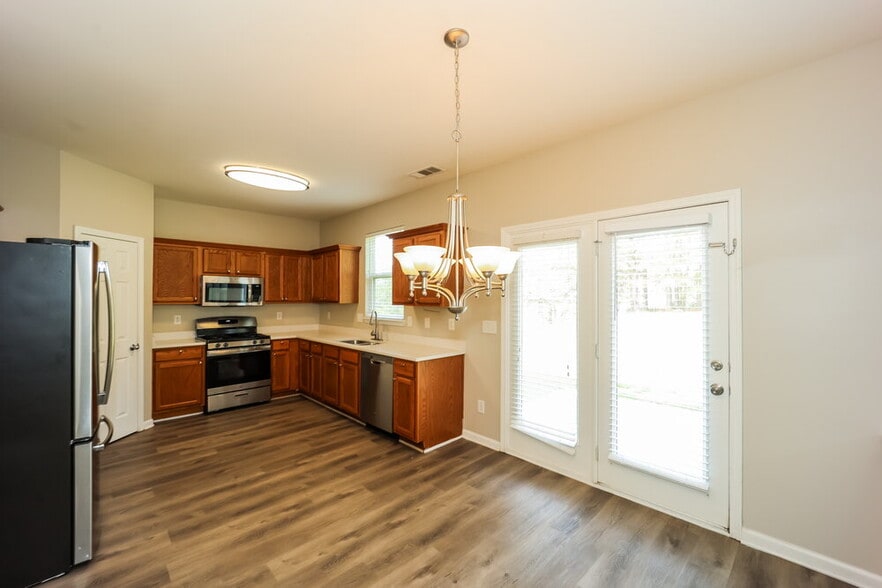 Building Photo - 5411 Bighorn Pass