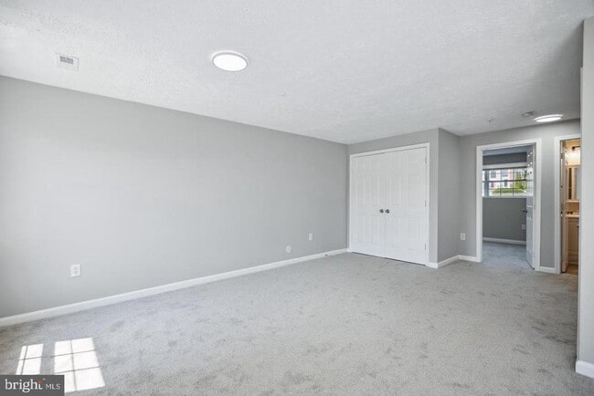 Building Photo - 7135 Ladd Cir