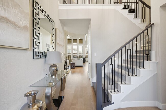 Building Photo - Luxury 5 bed 7 bath two story in Rockwall with grand double doors, soaring 19 foot ceilings, chef...