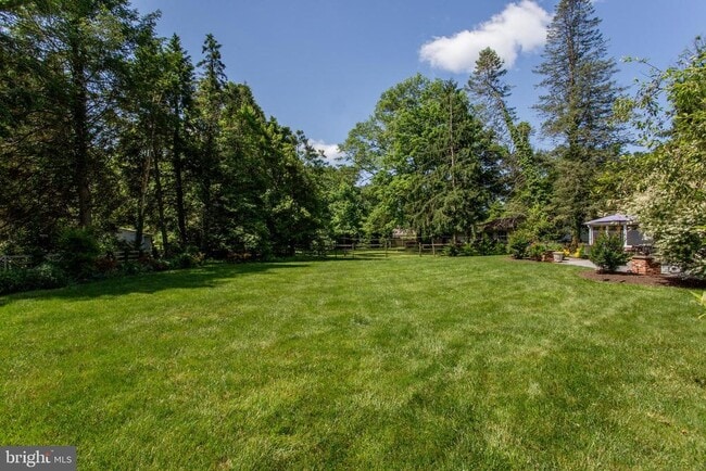 Building Photo - 67 Townview Dr