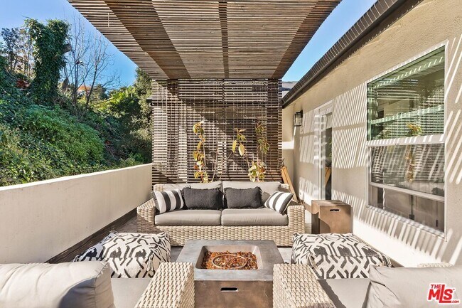 Building Photo - 3350 Coy Dr