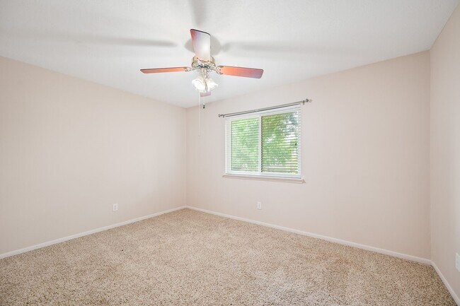 Building Photo - 209 McVoy Dr