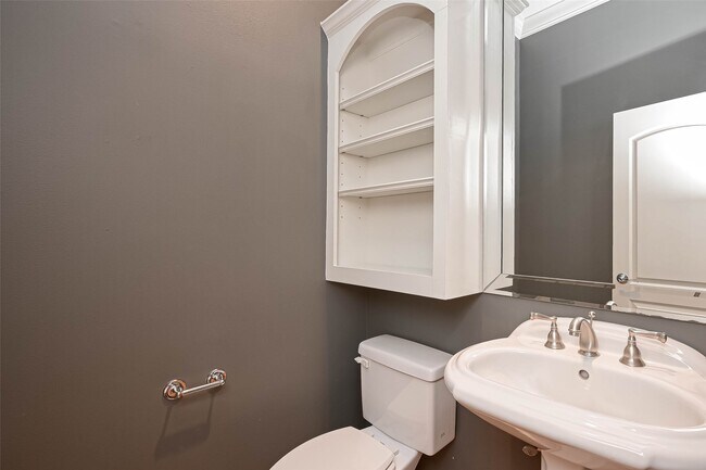 Building Photo - 6413 Westcott St