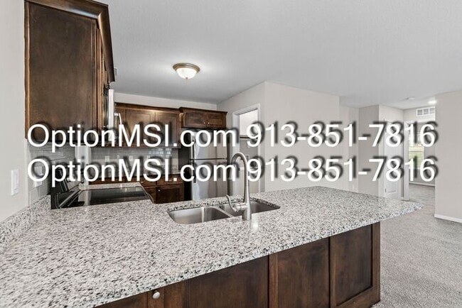 Building Photo - Beautifully Updated Liberty Home in a Prime Location!