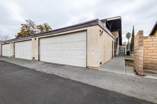 Building Photo - 4308 Parkwood Ct
