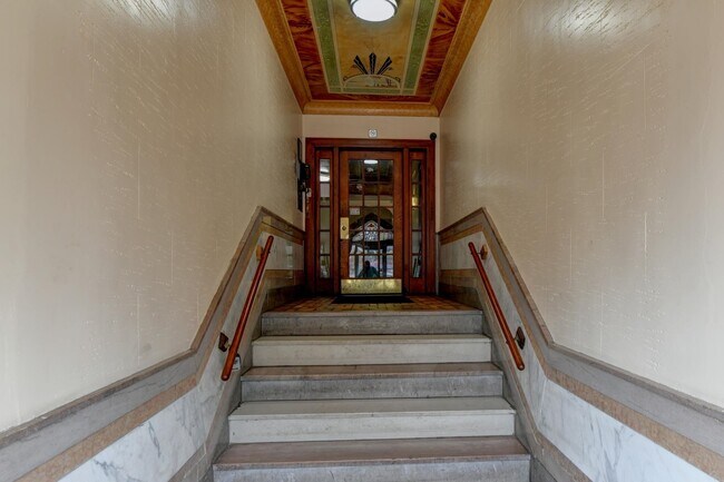 Building Photo - 901 Grand Ave