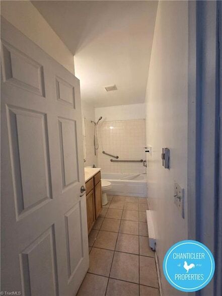 Building Photo - 1500 Autumn Dr