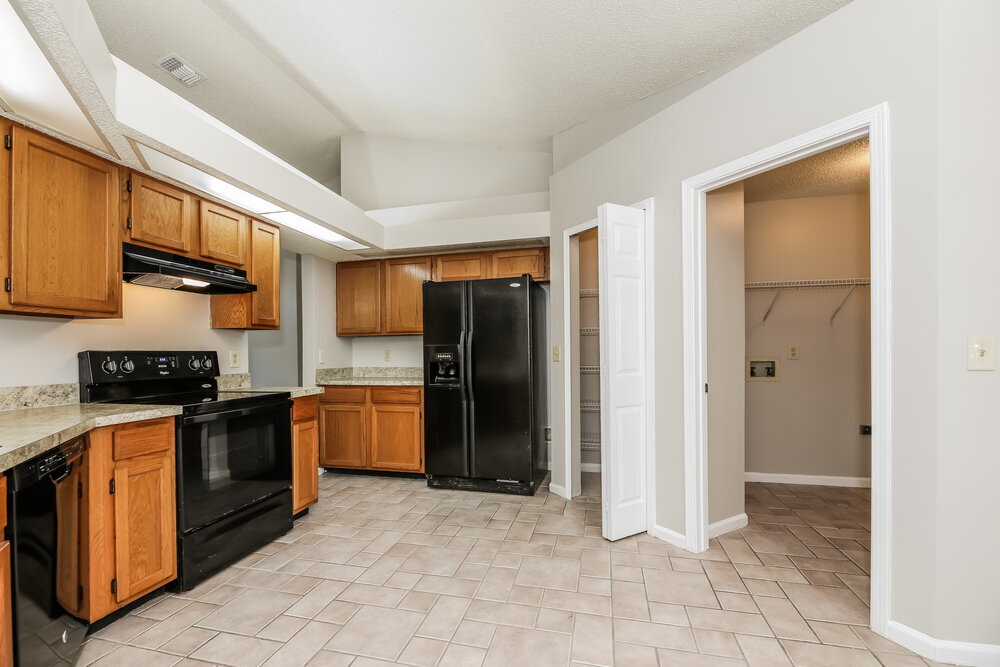 Building Photo - 1731 Chandelier Cir W