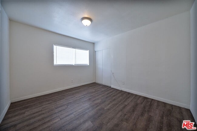 Building Photo - 642 W 109th Pl