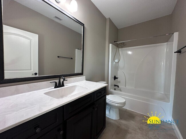 Building Photo - 438 Bay Oaks Dr