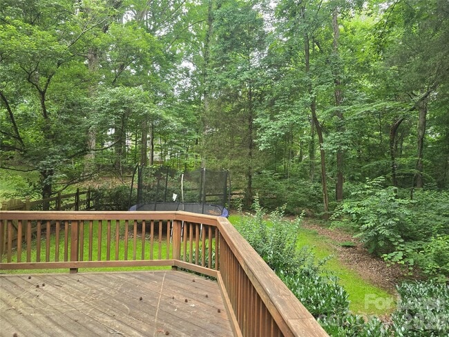 Building Photo - 8800 Ferngrove Ct