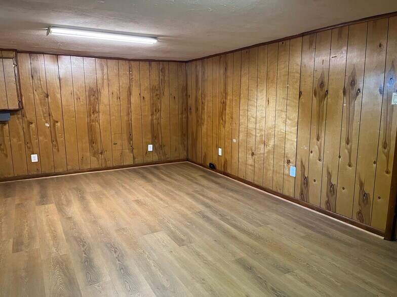 Building Photo - 7206 Bayside Ct