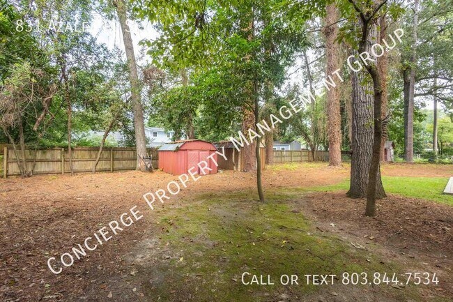 Building Photo - 831 Azalea Pl SE