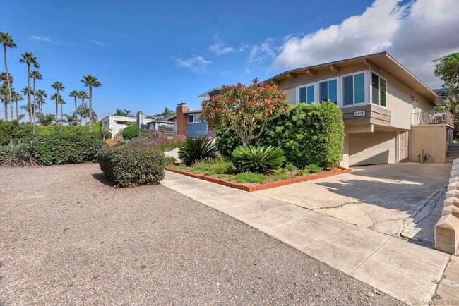 Building Photo - 8495 La Jolla Shores Dr