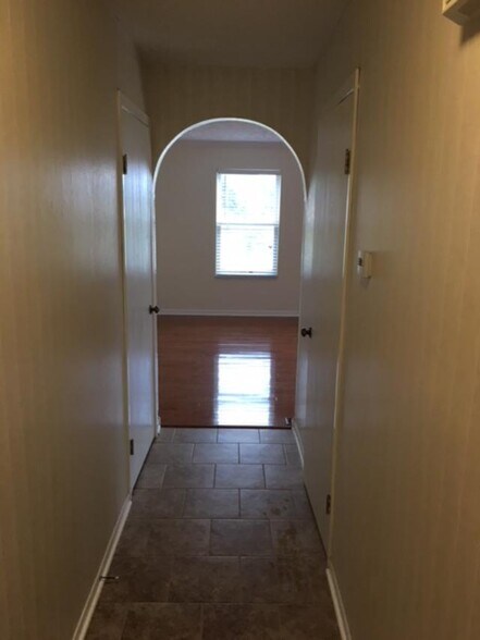 Building Photo - 152 Villa Dr