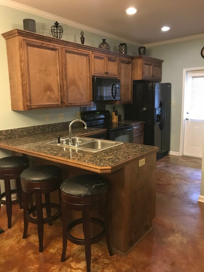 Kitchen - 111 Deraney Ln