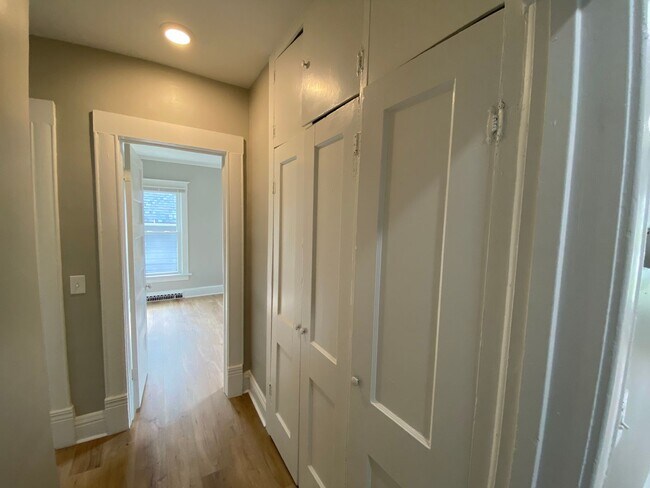 Building Photo - Fully Remodeled House!