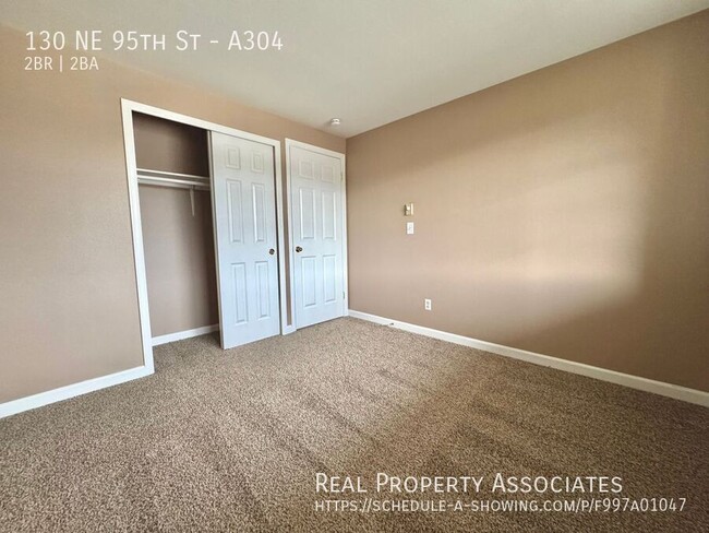 Building Photo - 2 BR/2 Bath Condo Maple Leaf Neighborhood-...