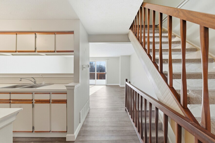 Building Photo - 217 Clearbrook Ct