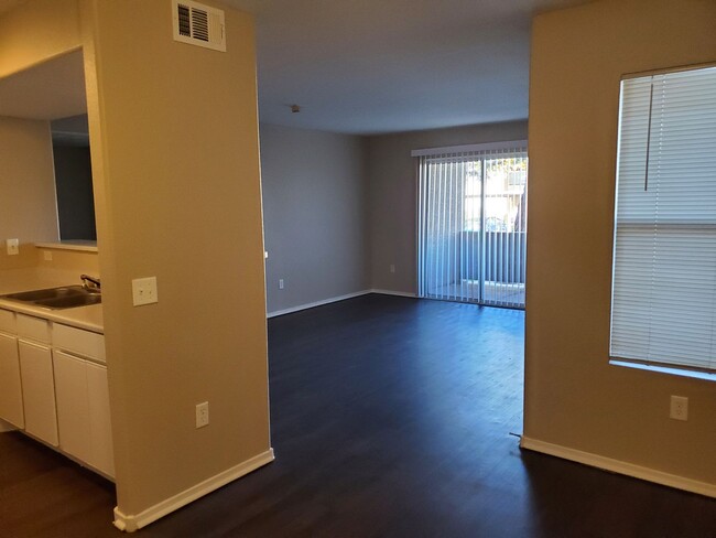 Building Photo - 1 BED, 1 BATH CONDO in "Latigo" Silverado ...