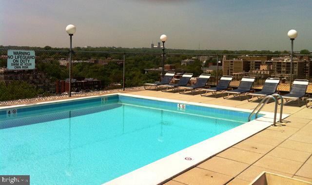 Building Photo - 1260 21st St NW