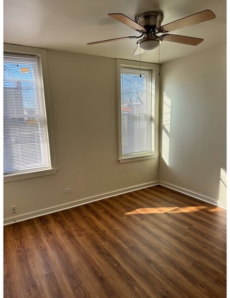 Building Photo - 606 N 55th St