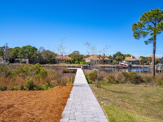 Building Photo - 330 Kelly Plantation Dr